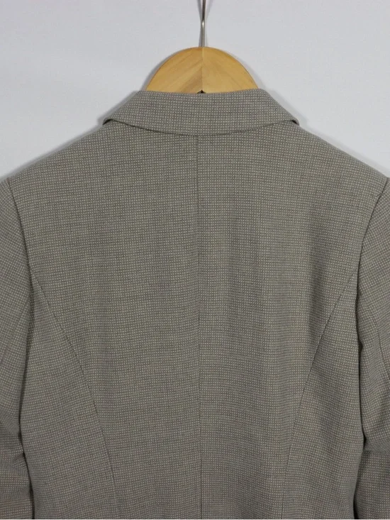 RW&CO Structured Blazer Women’s Size 2 Beige Workwear Film Worn The Boys - Picture 9 of 10